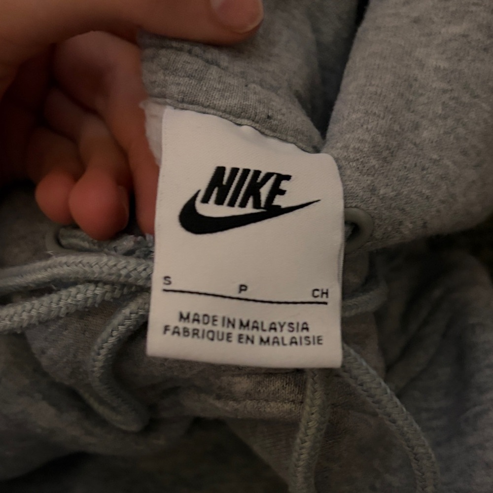 Nike Heather Gray Pullover Hoodie - Picture 2 of 2